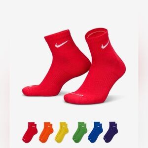 NIKE Cushioned Socks